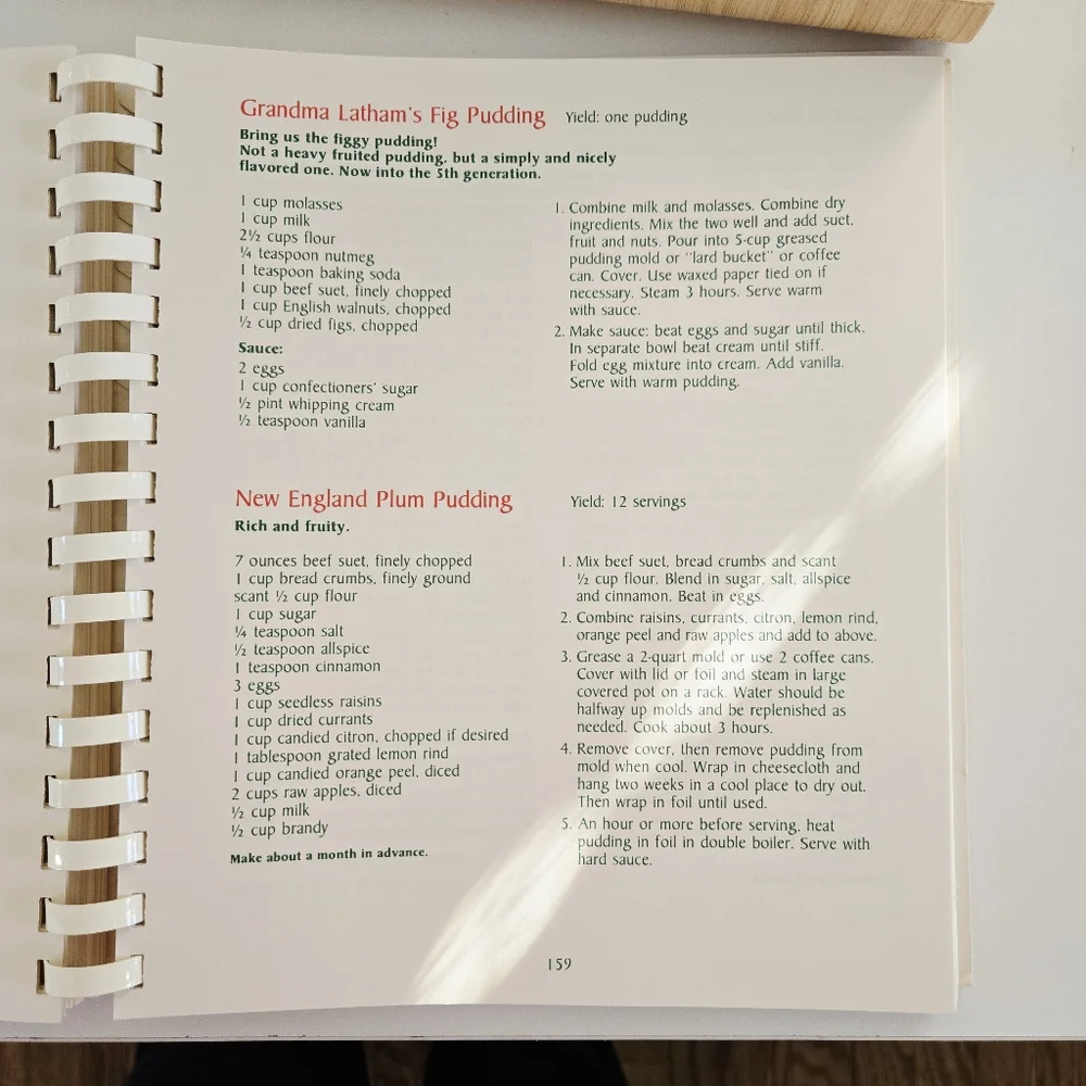 Christmas Memories Cookbook 1990 6th Printing Mystic Seaport Cottagecore -VG